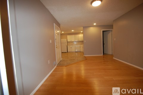 66 Canterbury Court 3 Beds Apartment for Rent