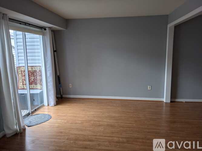 Redbud Court 3 Beds Townhouse for Rent - Photo gallery 3