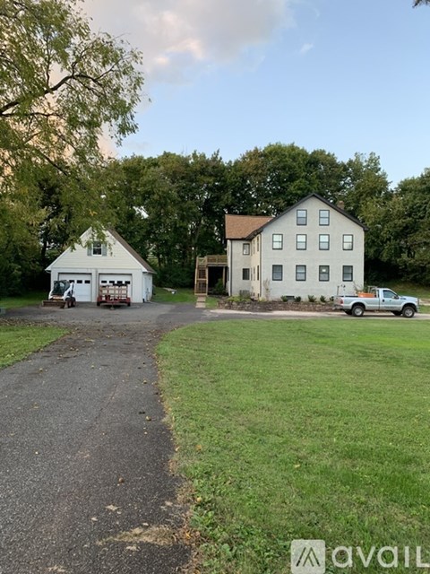 601 Bridge Street 3 Beds Apartment for Rent