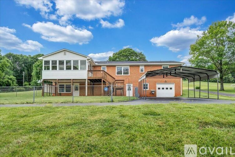 1066 Coopers Cove Rd 3 Beds Single Family Home for Rent - Photo gallery 2