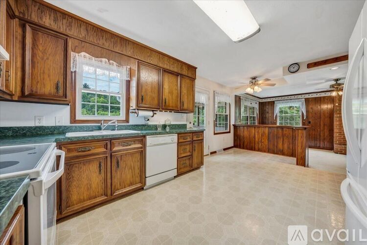 1066 Coopers Cove Rd 3 Beds Single Family Home for Rent - Photo gallery 3