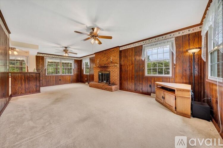 1066 Coopers Cove Rd 3 Beds Single Family Home for Rent - Photo gallery 5