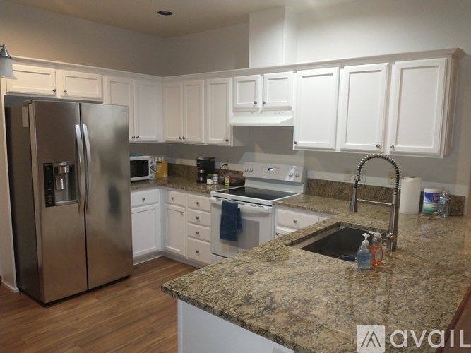 5810 Northeast 59th Circle 3 Beds Single Family Home for Rent - Photo gallery 2