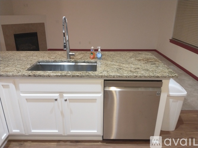 5810 Northeast 59th Circle 3 Beds Single Family Home for Rent - Photo gallery 3