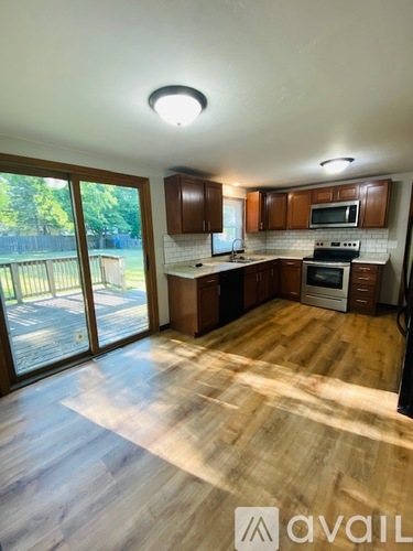 Regina St 4 Beds Apartment for Rent - Photo gallery 3