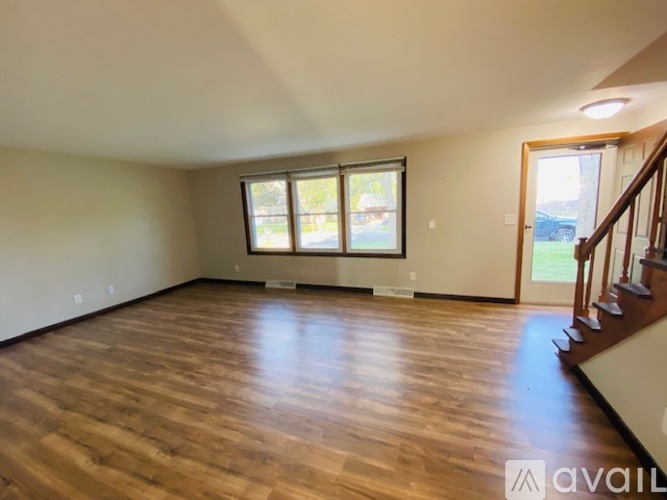 Regina St 4 Beds Apartment for Rent - Photo gallery 5