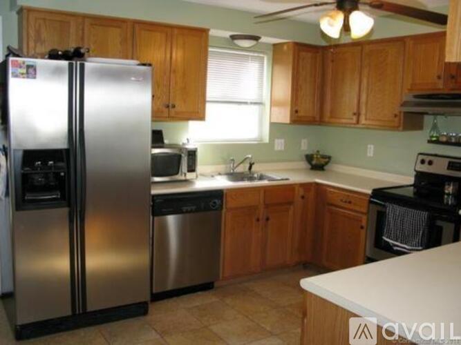 16 Holly Ln 2 Beds Townhouse for Rent - Photo gallery 4