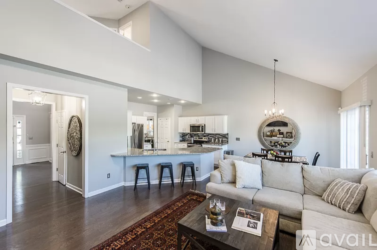 5817 Sterling Oaks Drive 7 Beds Single Family Home for Rent - Photo gallery 4