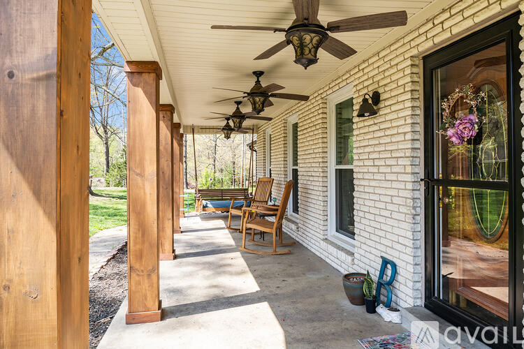 358 Twin Oaks Drive 4 Beds Single Family Home for Rent - Photo gallery 3