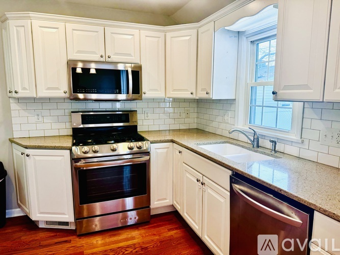 1027 E Elmhurst Ave 3 Beds Single Family Home for Rent - Photo gallery 4