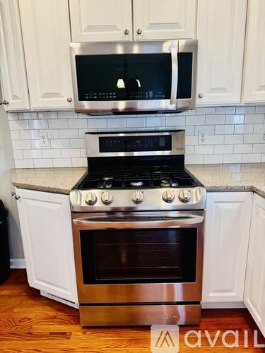 1027 E Elmhurst Ave 3 Beds Single Family Home for Rent - Photo gallery 5