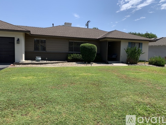 1724 Grace Avenue 3 Beds Single Family Home for Rent - Photo gallery 3