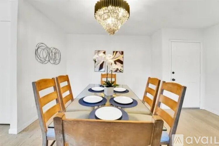 810 East Timberview Lane 3 Beds Single Family Home for Rent - Photo gallery 5