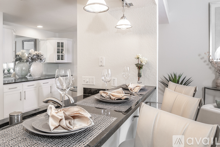 N26W24160 River Park Dr 2 Beds Apartment for Rent - Photo gallery 5