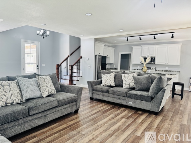 123 Grovewood Dr 5 Beds Single Family Home for Rent - Photo gallery 1
