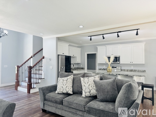 123 Grovewood Dr 5 Beds Single Family Home for Rent - Photo gallery 3