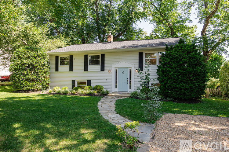 502 Stonewall Avenue 4 Beds Single Family Home for Rent - Photo gallery 1