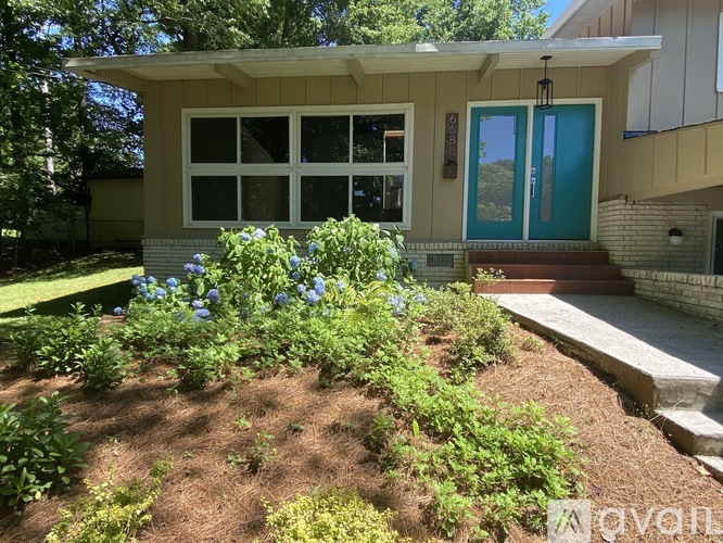6686 Ridge Moore Drive Northwest 4 Beds Single Family Home for Rent - Photo gallery 2