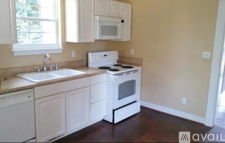 301 Pendleton St 4 Beds Single Family Home for Rent - Photo gallery 3