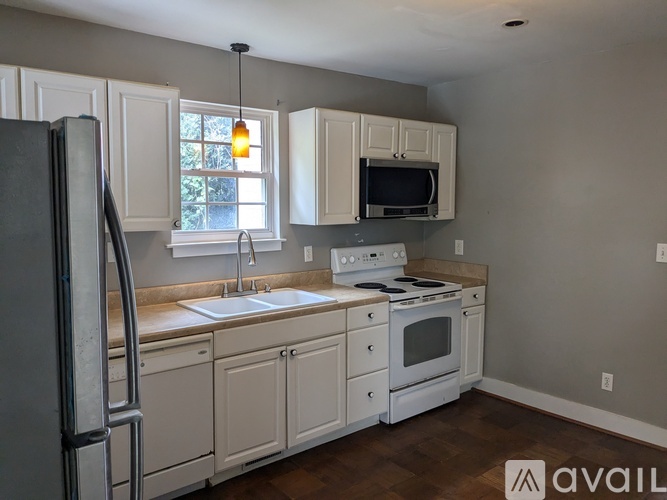 301 Pendleton St 4 Beds Single Family Home for Rent - Photo gallery 5