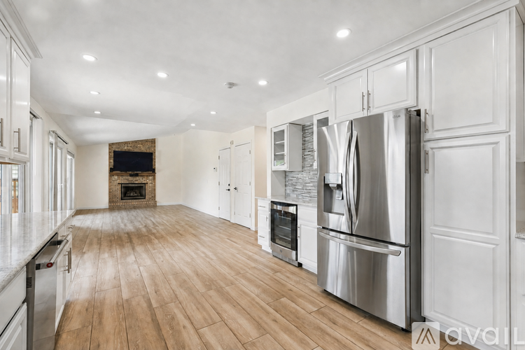 825 Northridge Rd 4 Beds Single Family Home for Rent - Photo gallery 5