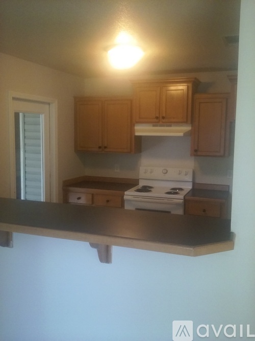 1221 Oak St 3 Beds Single Family Home for Rent - Photo gallery 4