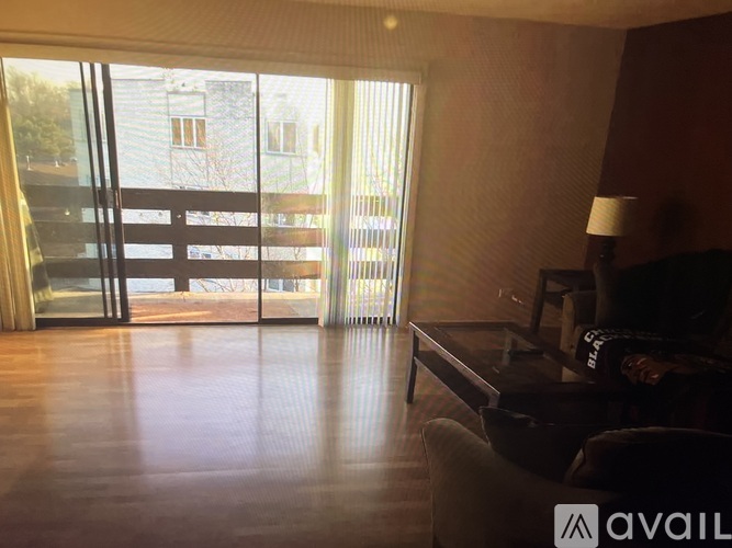 1815 Oakton Street 2 Beds Apartment for Rent - Photo gallery 2