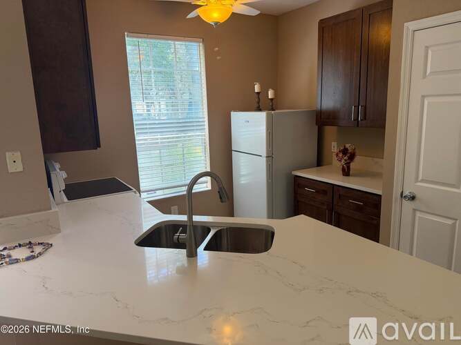 13703 Richmond Park Dr N 2 Beds Condo for Rent - Photo gallery 3
