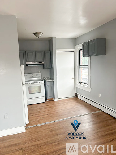 641 Park St 2 Beds Apartment for Rent - Photo gallery 2