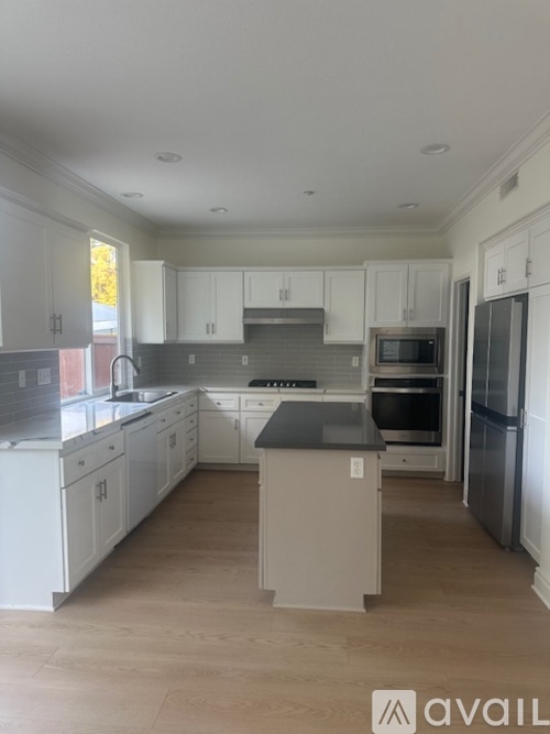 1 Grindlay Place 4 Beds Single Family Home for Rent - Photo gallery 3