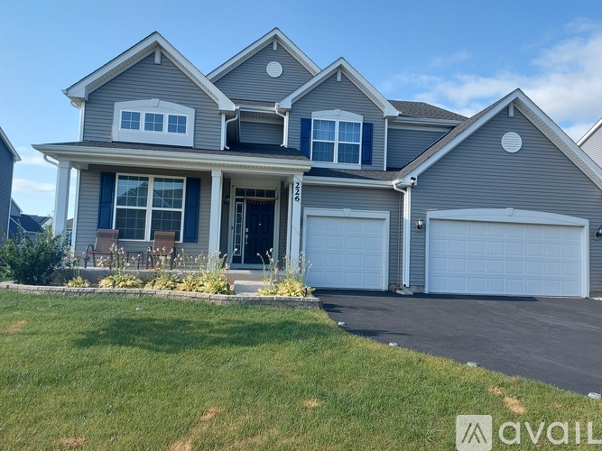 226 Tinana St 5 Beds Single Family Home for Rent - Photo gallery 2