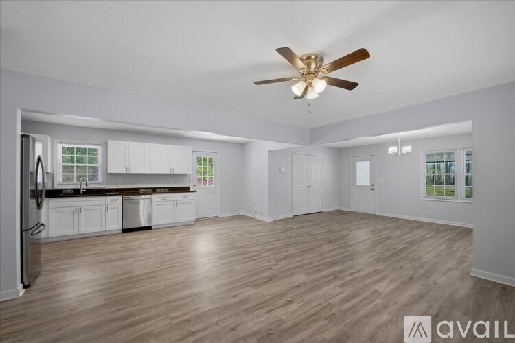 641 Amber Place Southwest 3 Beds Single Family Home for Rent - Photo gallery 2