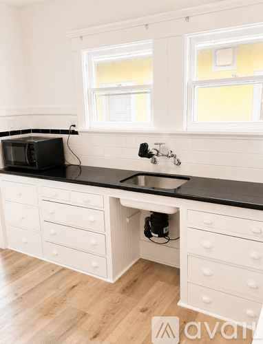 1215 N Detroit St 1 Apartment for Rent - Photo gallery 5