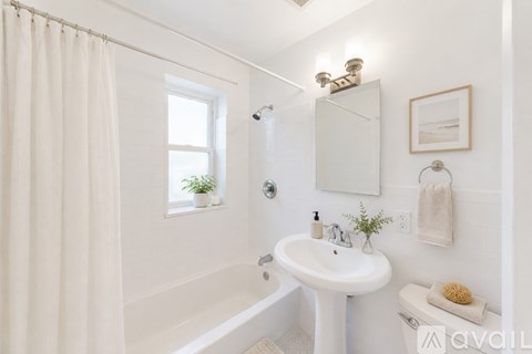 104 Trowbridge St 2 Beds Apartment for Rent
