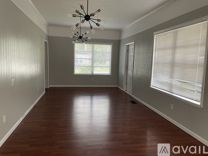 213 N Church St 2 Beds Apartment for Rent - Photo gallery 1