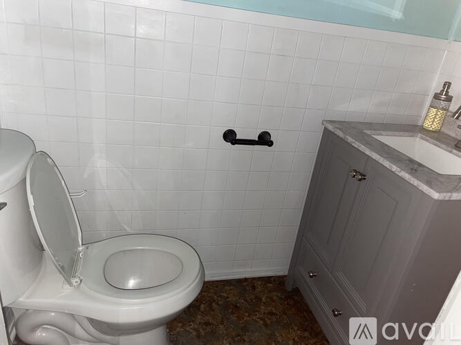 213 N Church St 2 Beds Apartment for Rent - Photo gallery 2