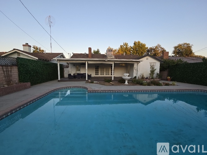 9011 Etiwanda Avenue 3 Beds Single Family Home for Rent - Photo gallery 3