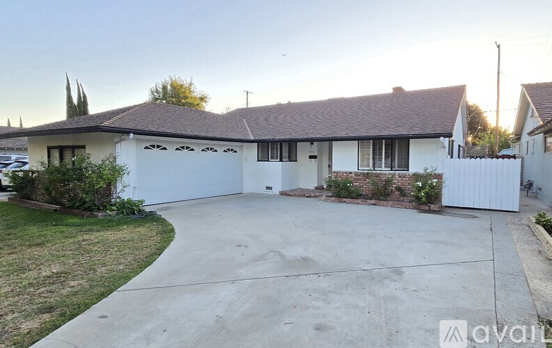 9011 Etiwanda Avenue 3 Beds Single Family Home for Rent - Photo gallery 4