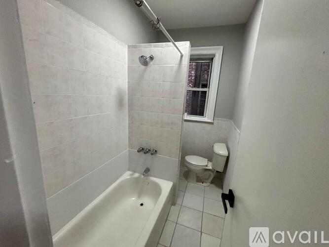 242 Claremont Ave 2 Beds Apartment for Rent - Photo gallery 3