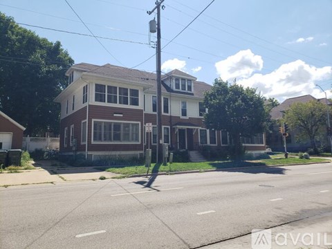 1105 E Gorham St 2 Beds Apartment for Rent