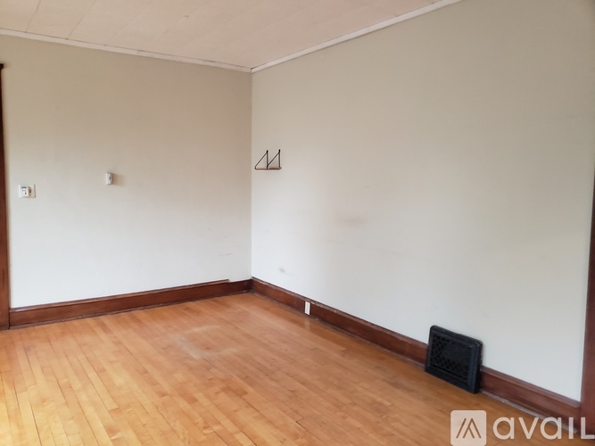 1105 E Gorham St 2 Beds Apartment for Rent - Photo gallery 5