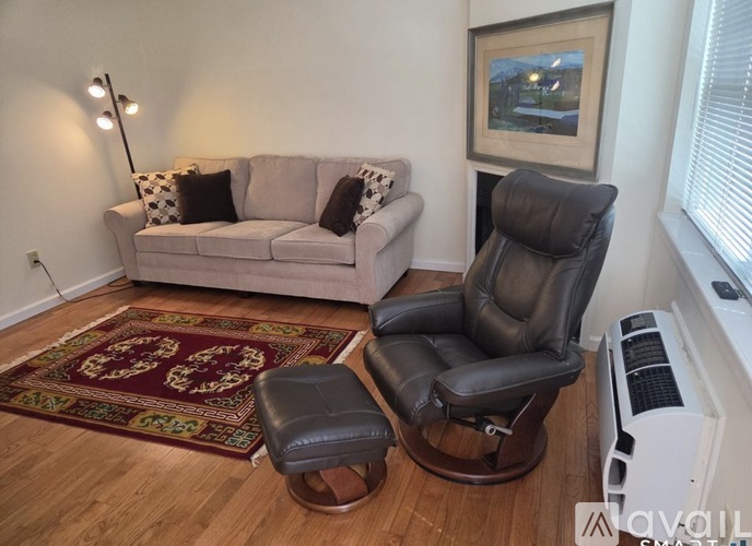 37 Crystal Lane 2 Beds Townhouse for Rent - Photo gallery 2