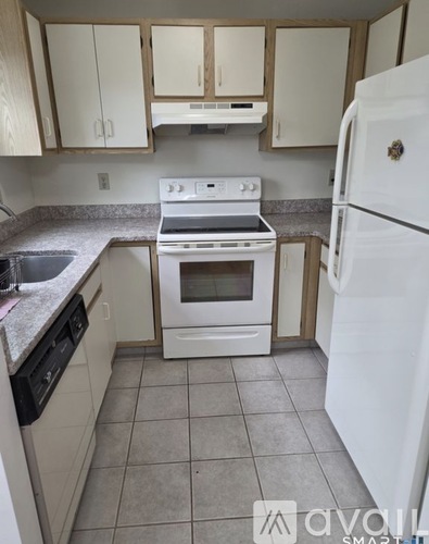 37 Crystal Lane 2 Beds Townhouse for Rent - Photo gallery 5