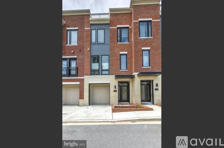 1244 Richardson St 4 Beds Townhouse for Rent - Photo gallery 2