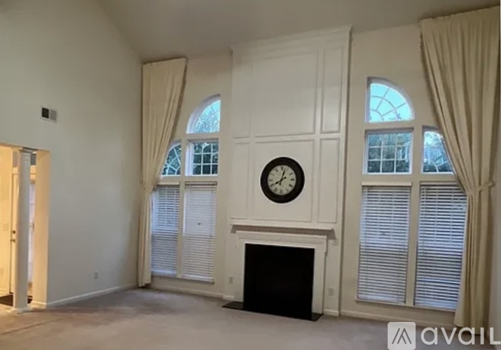 4 Creedmoor Drive 4 Beds Single Family Home for Rent - Photo gallery 3