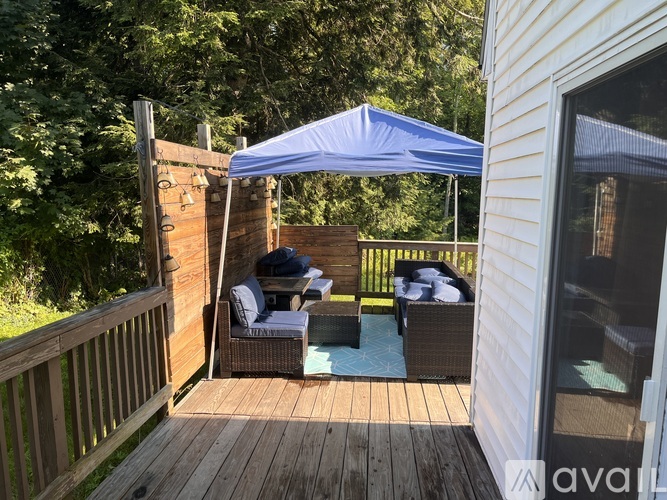 33 Oak Hill Drive 4 Beds Single Family Home for Rent - Photo gallery 4