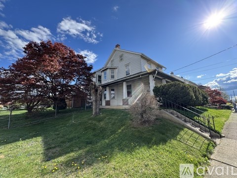 2214 Main Street 3 Beds Apartment for Rent