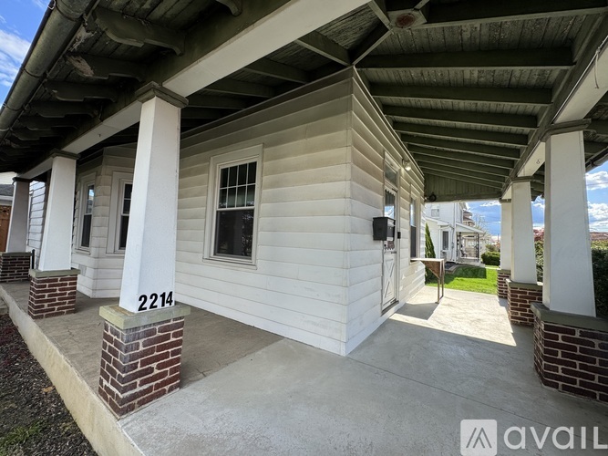2214 Main Street 3 Beds Single Family Home for Rent - Photo gallery 2
