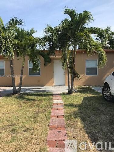 1632 NE 183rd St 3 Beds Single Family Home for Rent - Photo gallery 2