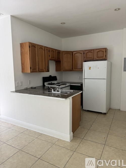 345 NW 34th St 1 Apartment for Rent - Photo gallery 3